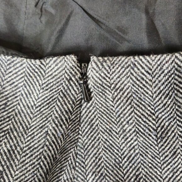 DKNY City Herringbone Wool Tweed Ruffle Black White Skirt Size 10 - Picture 3 of 6
